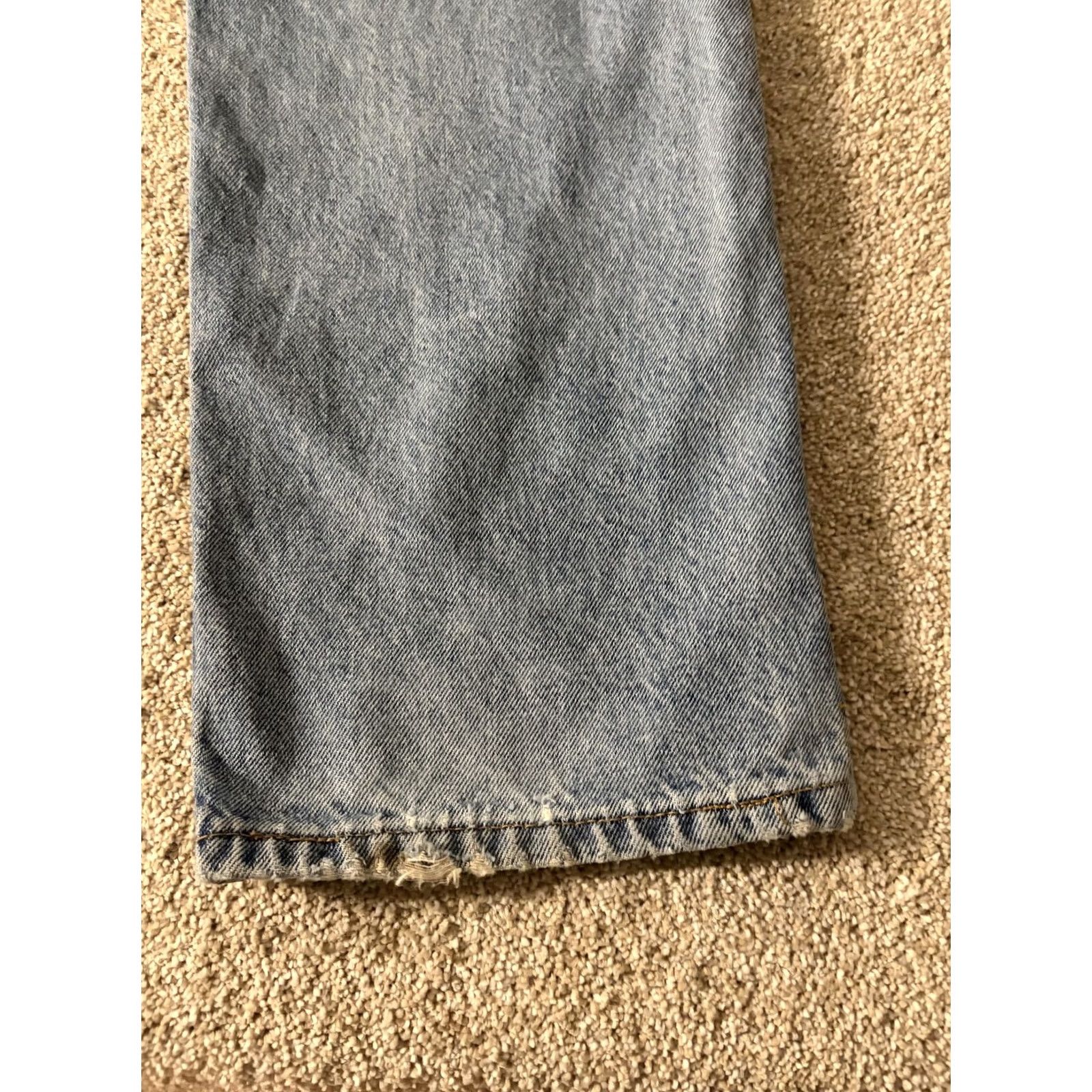 Vintage Signature Levi Strauss Jeans Mens 36x31 Light Wash Blue Regular Straight Denim Clothing Size US 36 / EU 52 - 7 Thumbnail