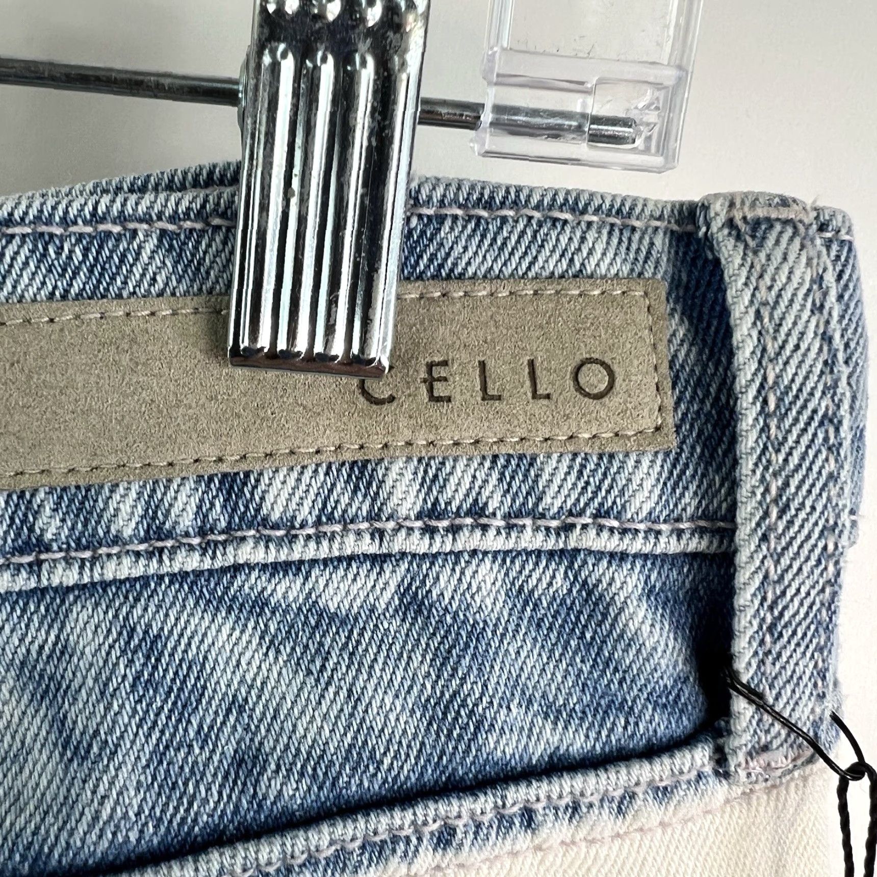 Denime CELLO Slim Boyfriend Distressed Acid Wash Denim Jeans Size 7 32W 26L 90s Womens Size 28" / US 6 / IT 42 - 7 Thumbnail