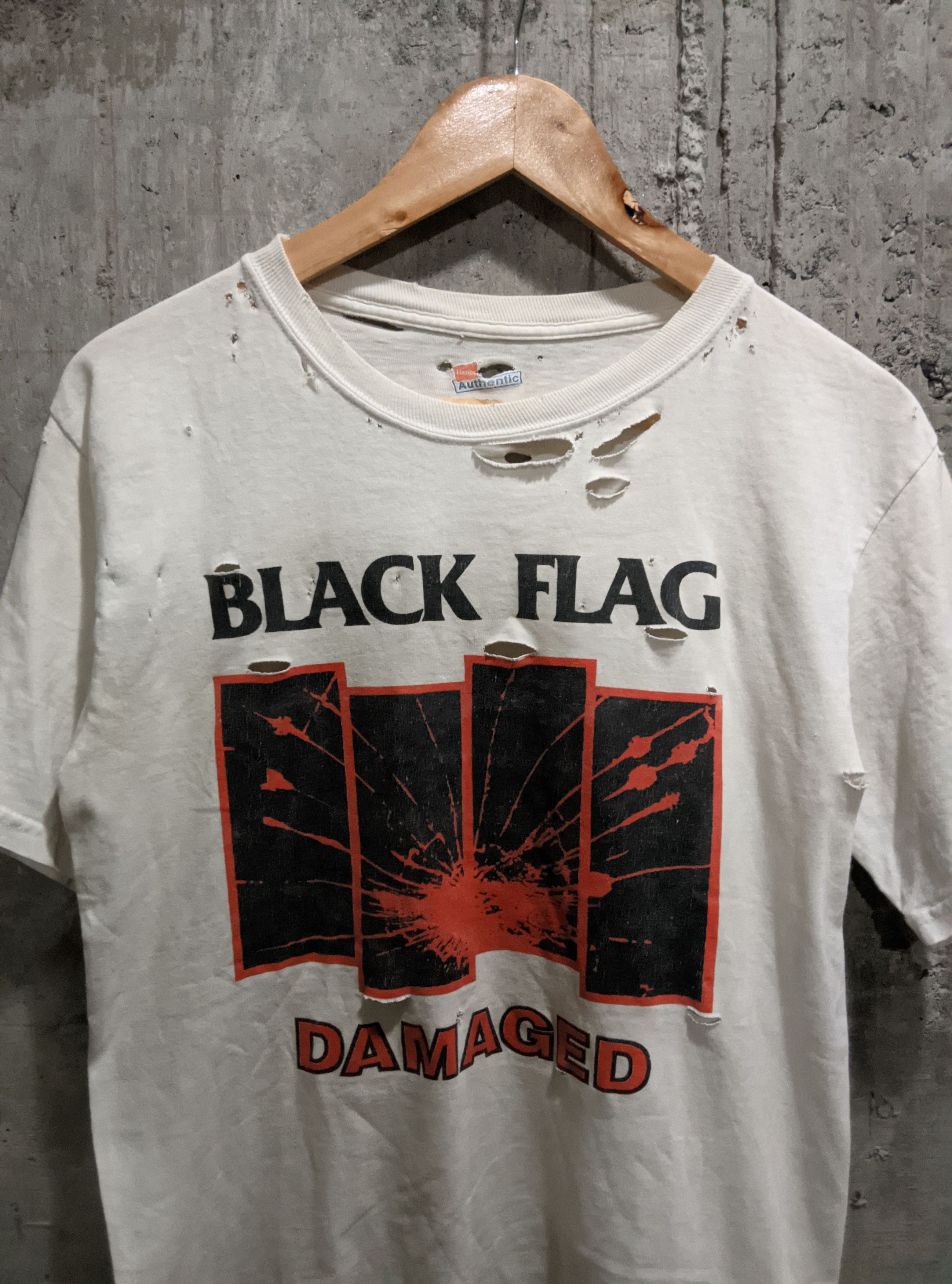 Band Tees Vintage 2000s very thrashed black flag damaged t shirt Size US S / EU 44-46 / 1 - 2 Thumbnail