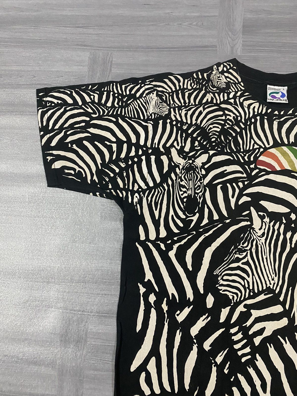 Liquid Blue Vintage 90s Liquid Blue Zebra All Over Print T-Shirt 1993 Size US L / EU 52-54 / 3 - 6 Thumbnail