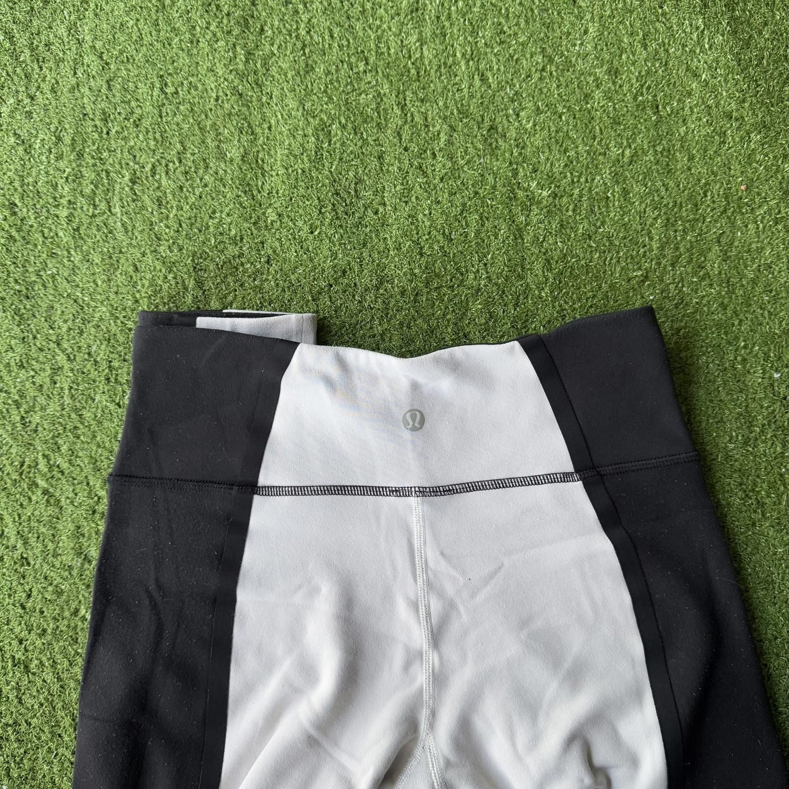 Lululemon High-Performance Black & White Leggings by Lululemon Size ONE SIZE - 2 Thumbnail
