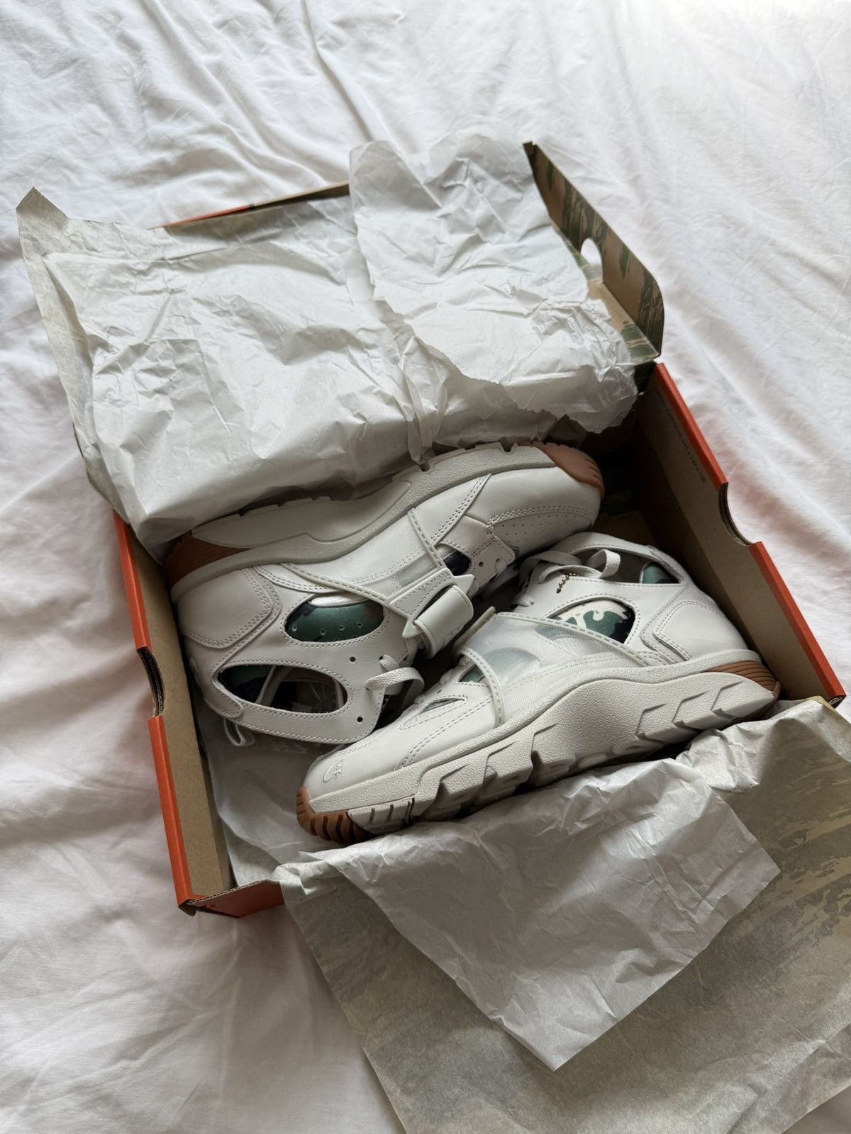 Corteiz × Nike NIKE CORTEIZ AIR HUARACHE TRAINERS Size US 9.5 / EU 42-43 - 14 Thumbnail
