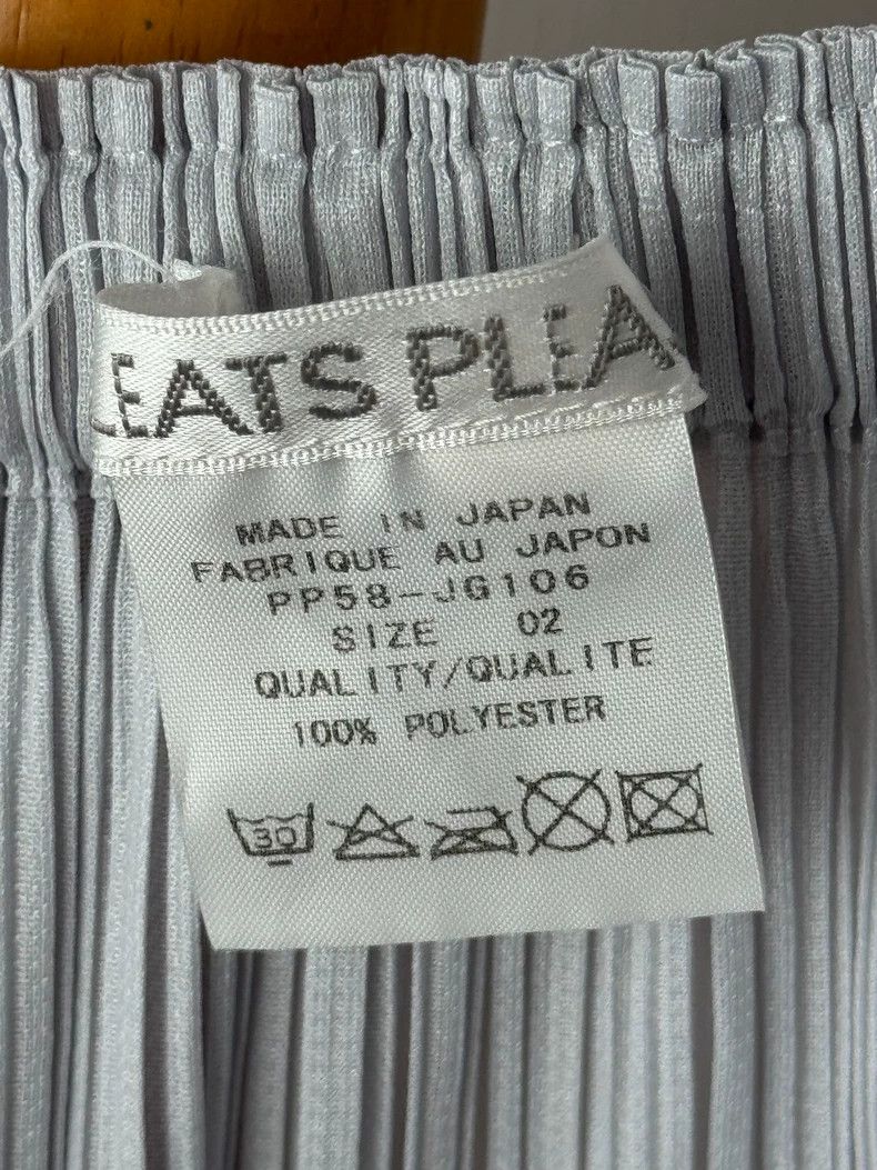 Issey Miyake Issey Miyake size:2 Light grey pleated skirt Size 22" - 3 Thumbnail