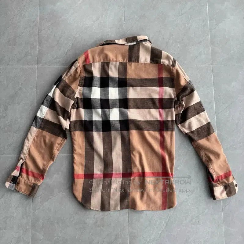 Burberry Burberry Women's Khaki Plaid Shirt. Size M / US 6-8 / IT 42-44 - 2 Thumbnail