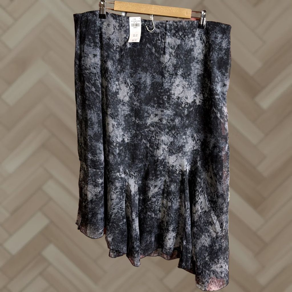 Abercrombie & Fitch Abercrombie & Fitch Skirt Womens XL Tall NWT Black Gray Long Pencil Slit Zip Floral Polyester Spandex Summer Spring Casual Size 40" / US 18 - 1 Thumbnail