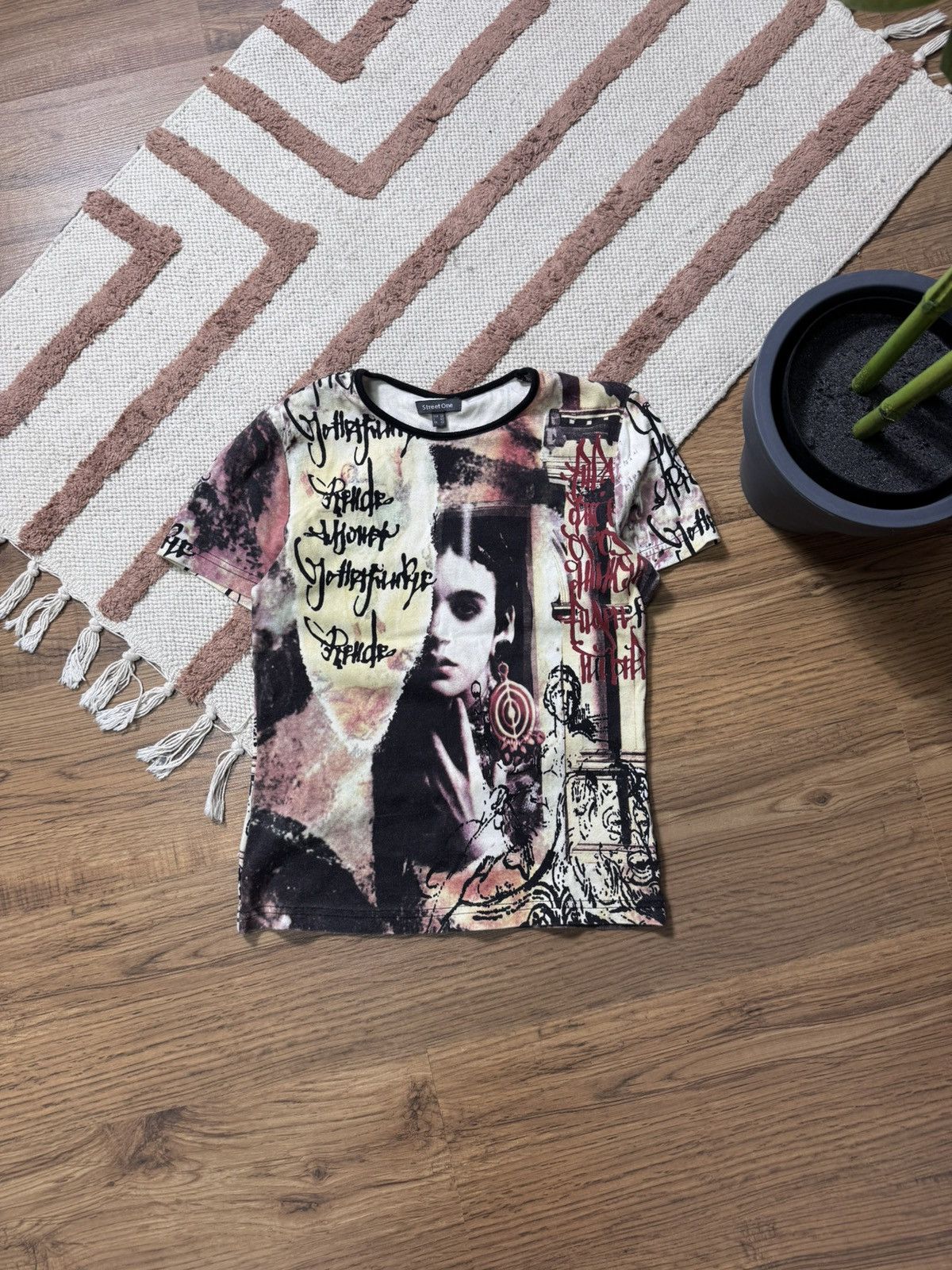 Japanese Brand × Vintage VINTAGE AVANT GARDE PRINTED TEE SHIRT Size M / US 6-8 / IT 42-44 - 1 Thumbnail
