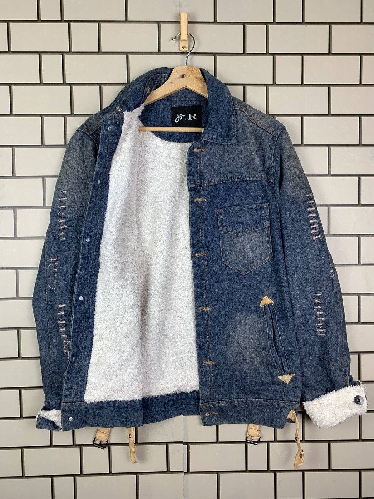 Japanese Brand × Vintage Vintage Japanese Brand Fashion Distressed Denim Jacket Size US L / EU 52-54 / 3 - 20 Thumbnail