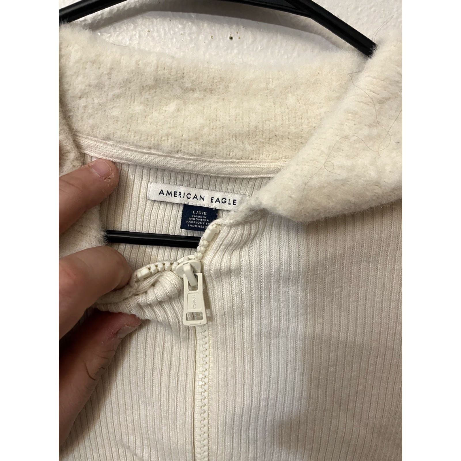 Vintage VINTAGE American Eagle Women's Sweater Full Zip Mock Neck Fur Ivory Size L Size L / US 10 / IT 46 - 2 Thumbnail