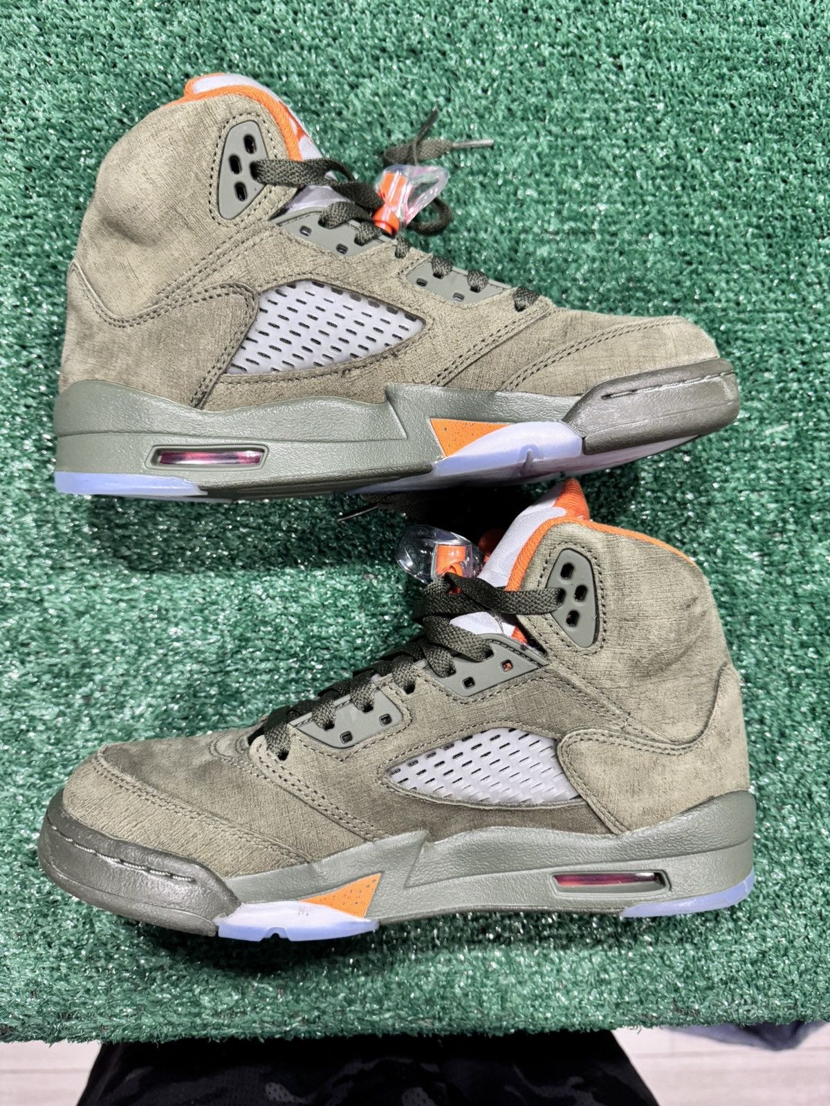 Jordan Brand Jordan 5 retro olive VNDS size 6y Size US 6 / EU 39 - 2 Thumbnail