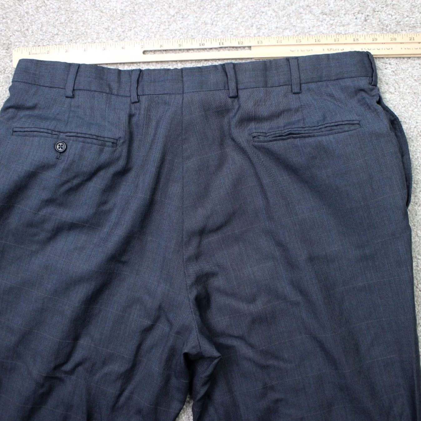 Jos. A. Bank Jos. A. Bank Pants Mens 39x28 Gray/Blue Check Wool/Silk Blend Flat Front Cuffed Pants Mens 39x28 Gray/Blue Check Wool/Silk Blend Flat Front Cuffed Size US 38 / EU 54 - 6 Thumbnail