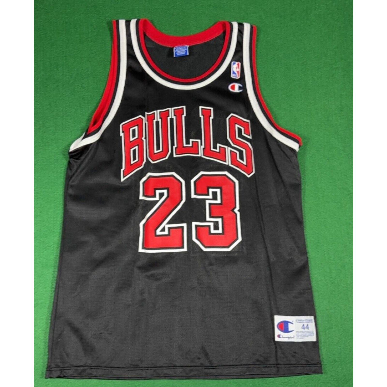 Champion Chicago Bulls Jordan Vintage Champion Jersey Size 44 Size US L / EU 52-54 / 3 - 1 Thumbnail