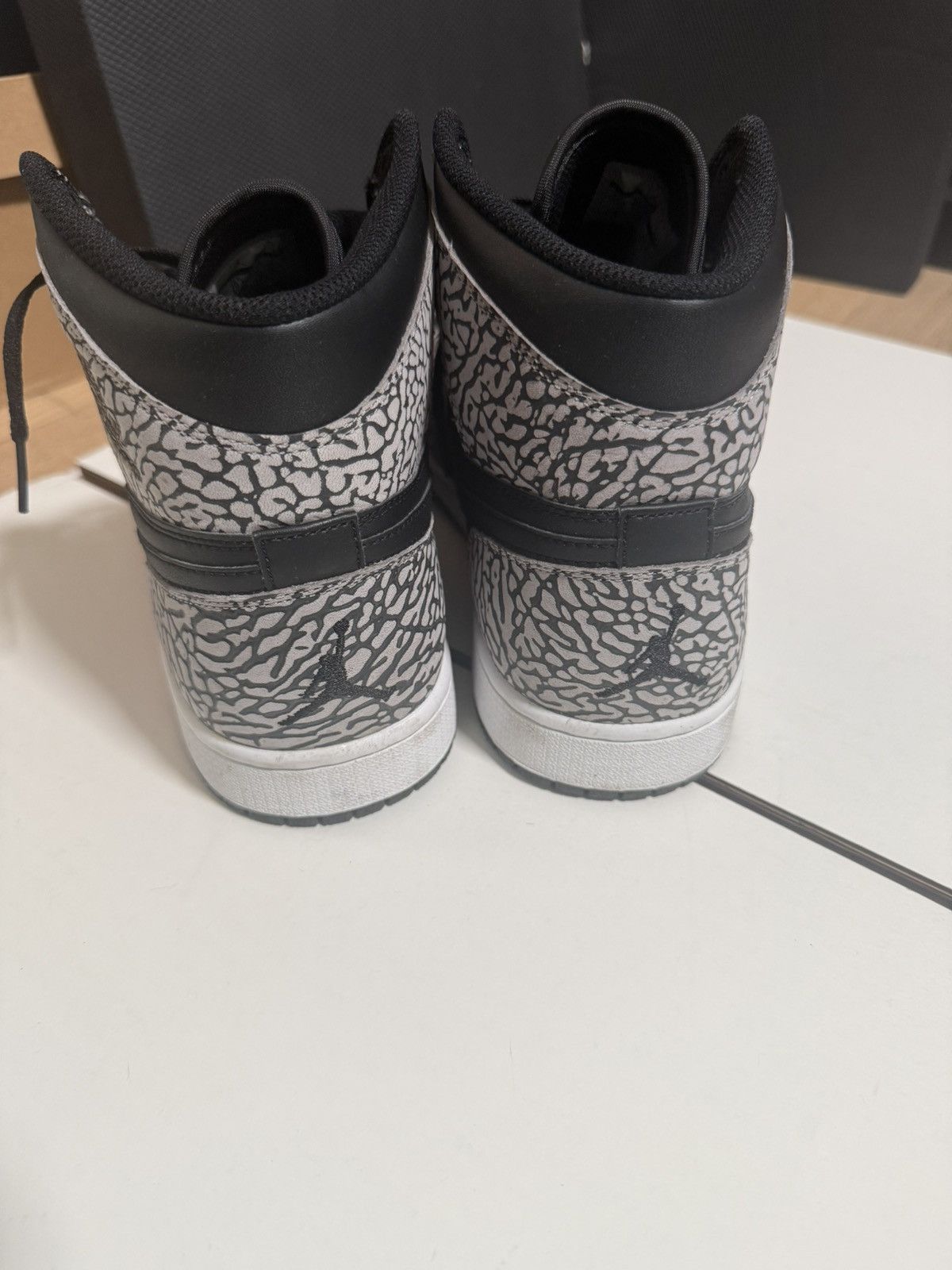 Jordan Brand Jordan 1 High - Black/Elephant Size US 11.5 / EU 44-45 - 5 Thumbnail