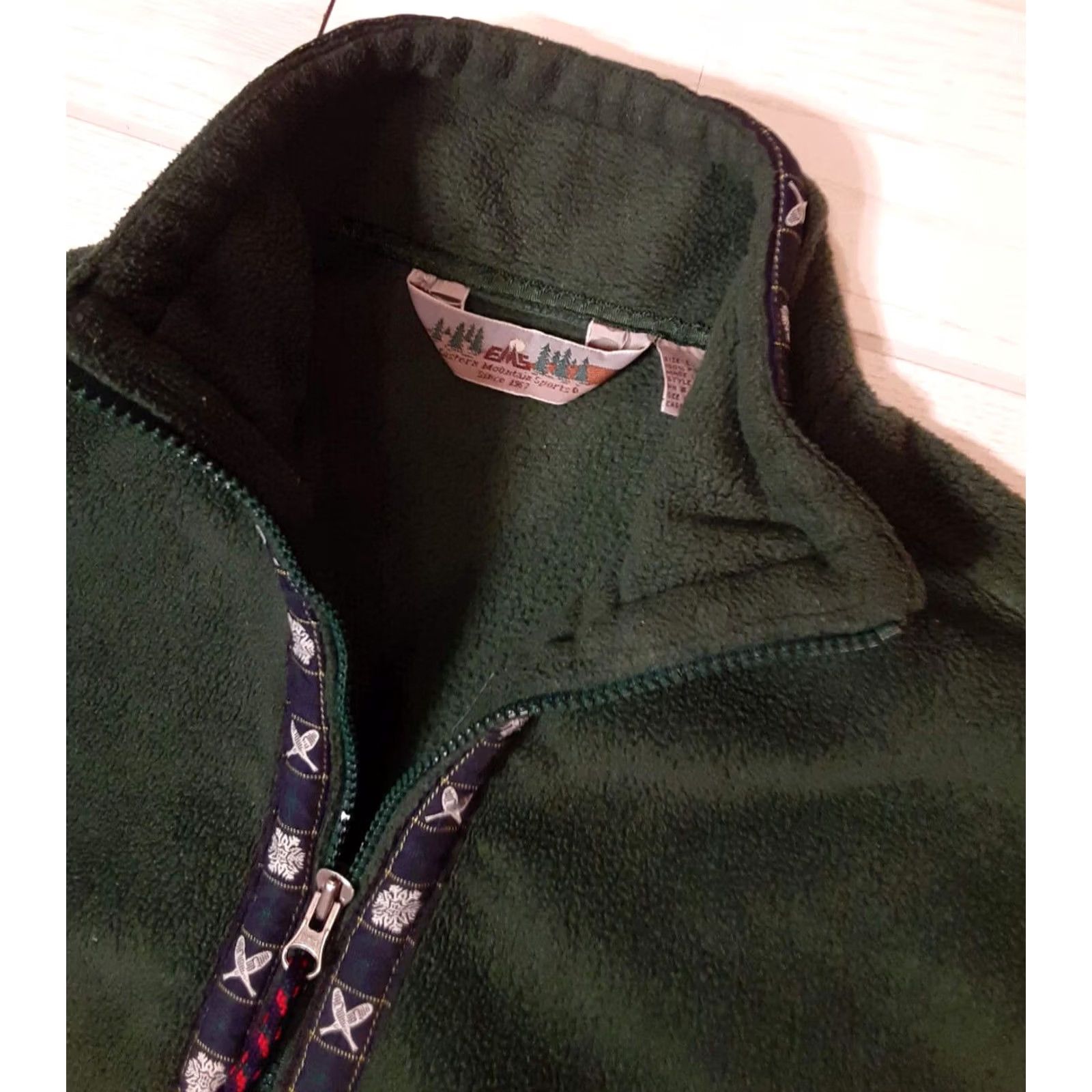 Eastern Mountain Sports Eastern Mountain Sports" is kept Size US L / EU 52-54 / 3 - 4 Thumbnail