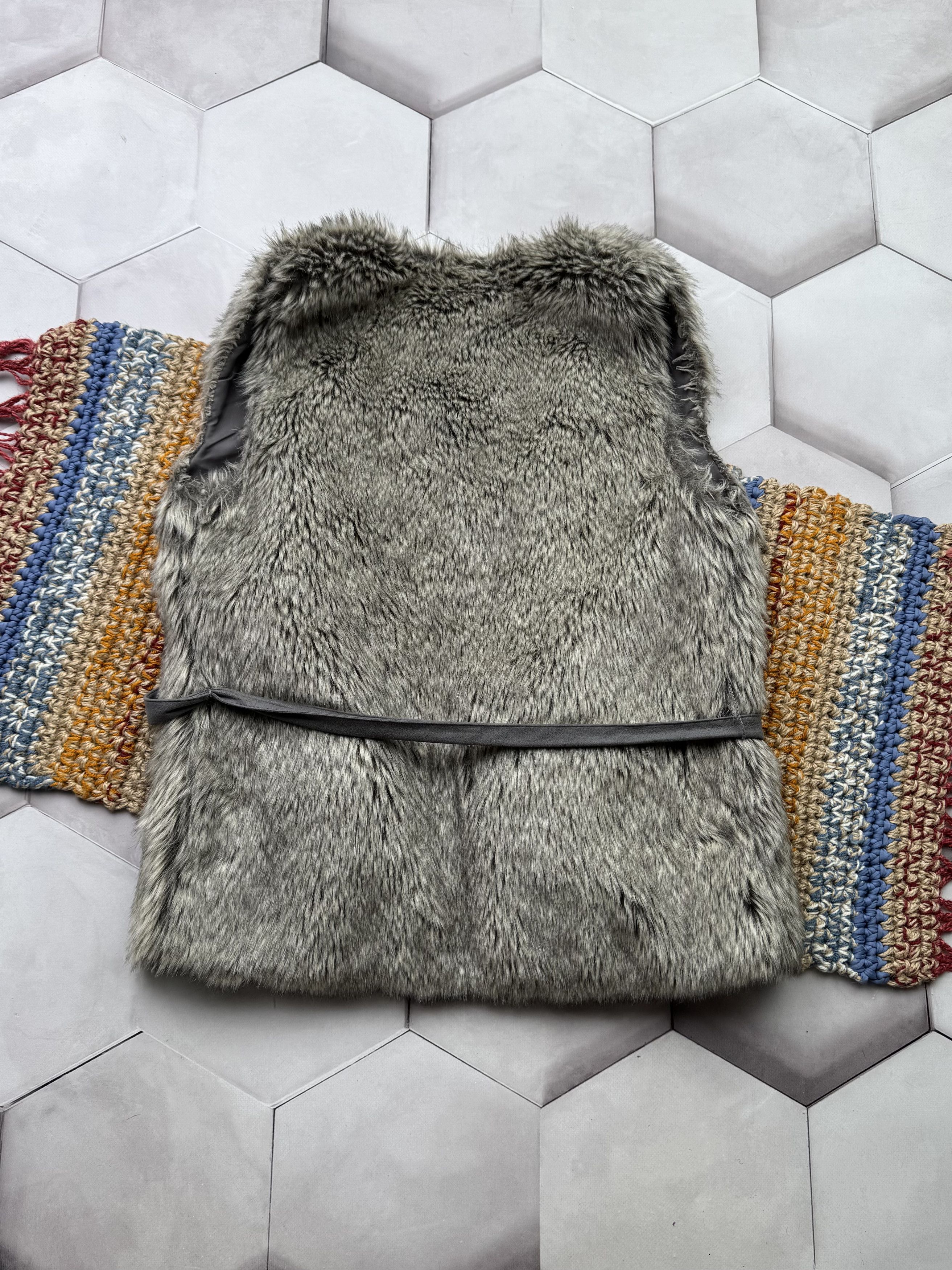 Japanese Brand Vintage Faux Fur Vest (E4) Size L / US 10 / IT 46 - 5 Thumbnail