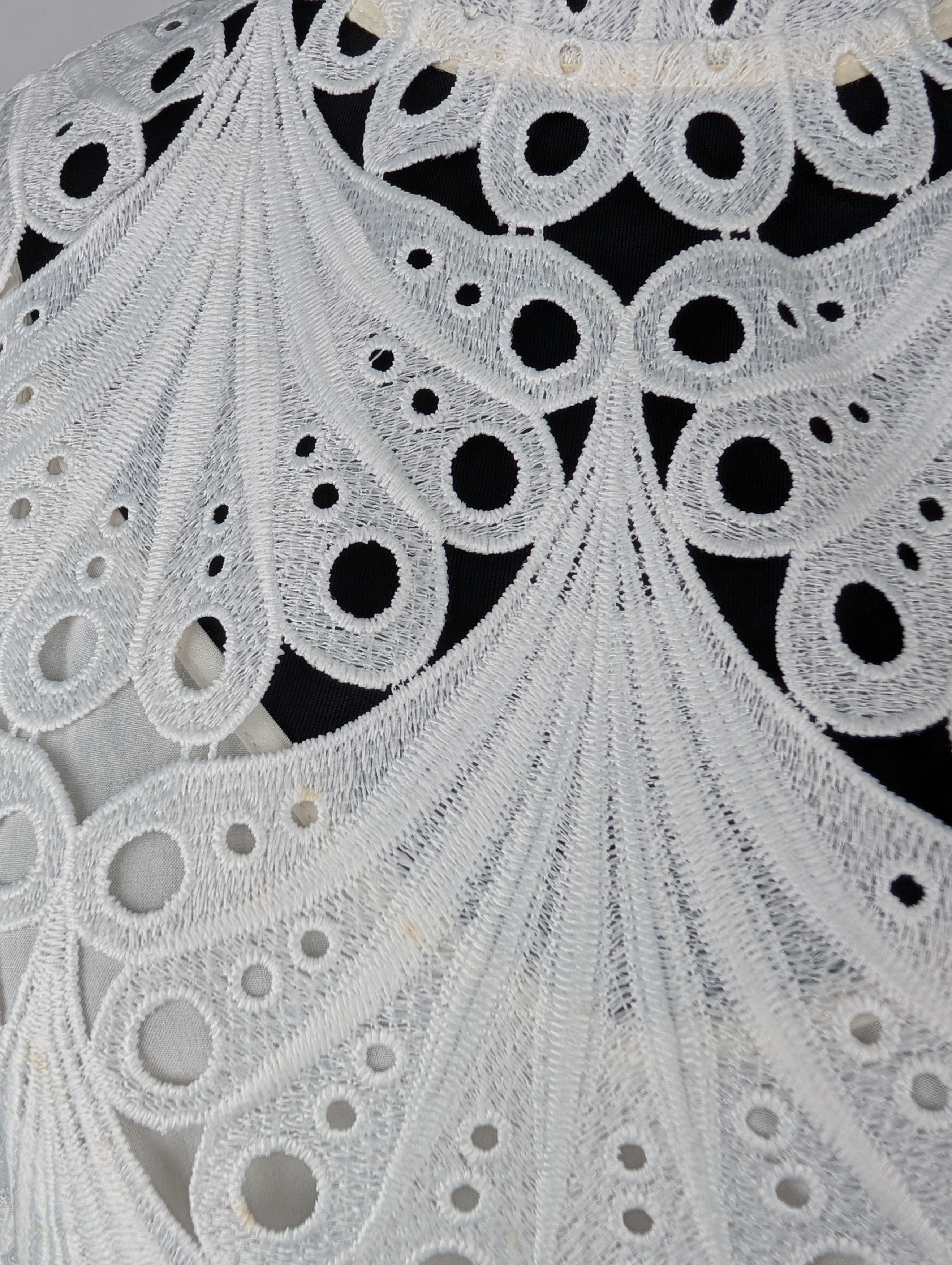 Maje Maje White Lulie Guipure Lace Crop Top With Underlay Size XS / US 0-2 / IT 36-38 - 3 Thumbnail
