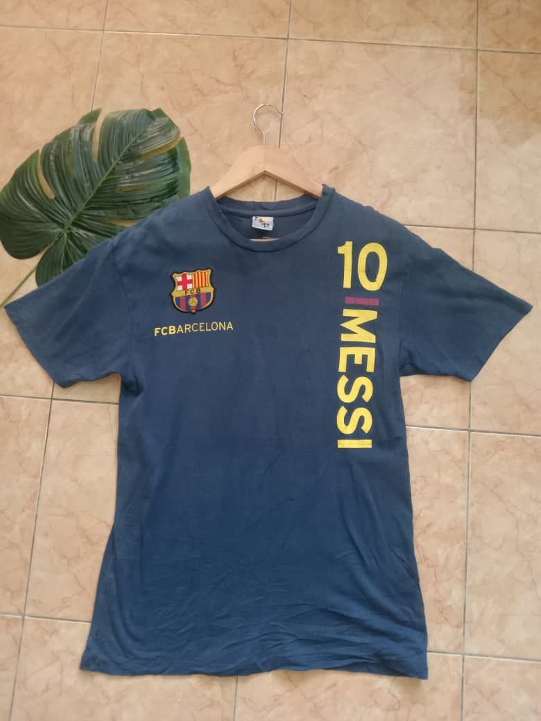 Vintage FC Barcelona Soccer Y2K Messi mes que un club Size US L / EU 52-54 / 3 - 1 Thumbnail