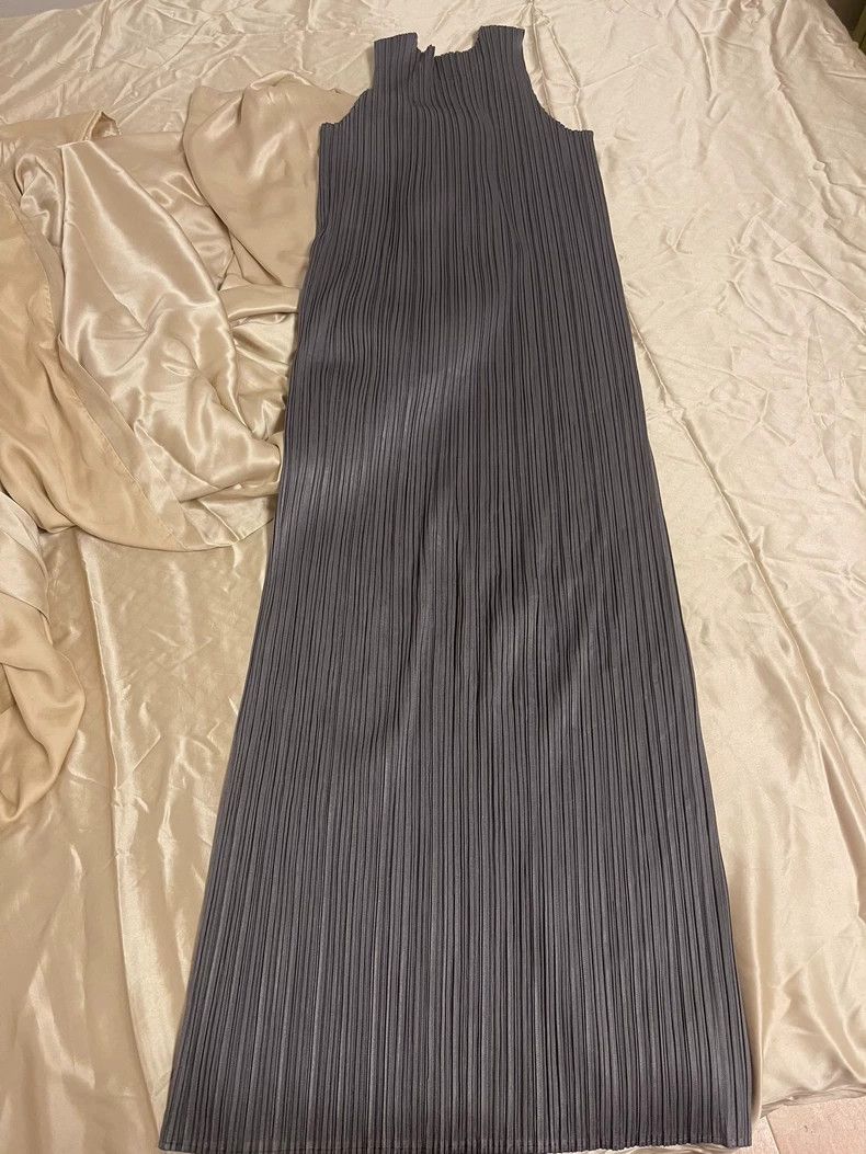 Issey Miyake Issey Miyake size:4 Grey pleated dress Size S / US 4 / IT 40 - 1 Thumbnail