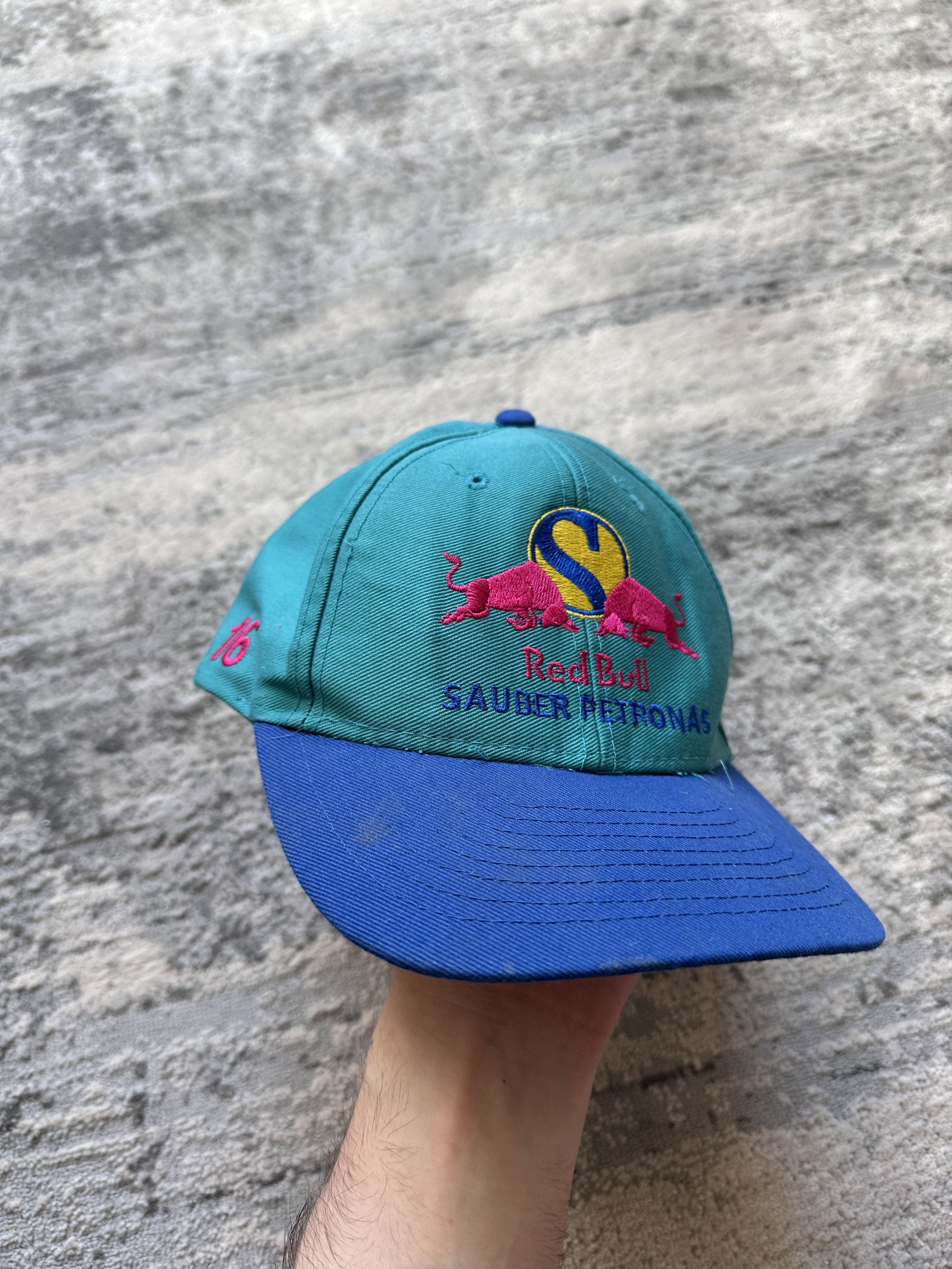 Vintage Red Bull Sauber cap vintage Size ONE SIZE - 2 Thumbnail
