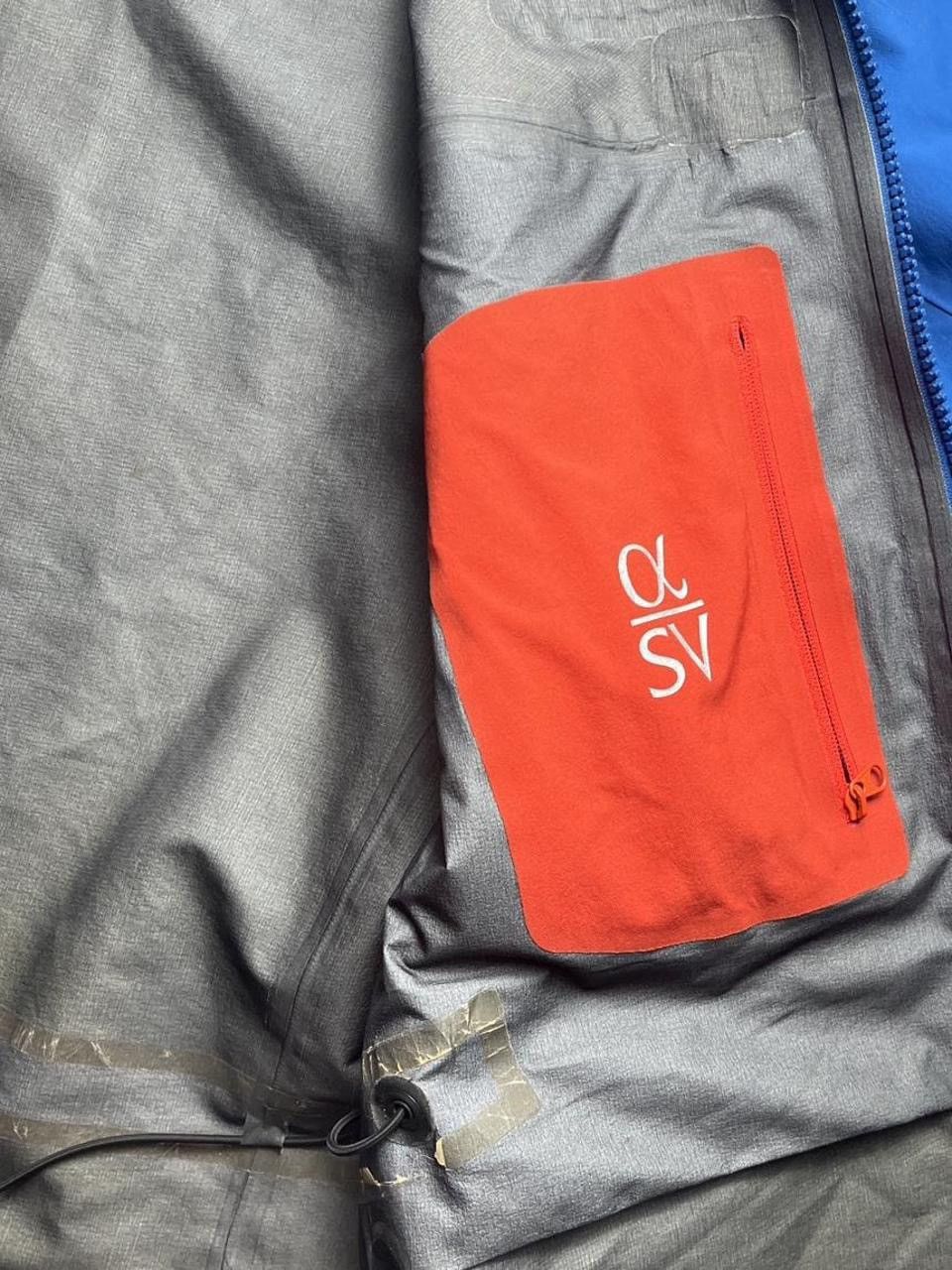 Arc'teryx 2000s arcteryx alpha sv gore tex pro jacket hiking outdoor Size US L / EU 52-54 / 3 - 5 Thumbnail