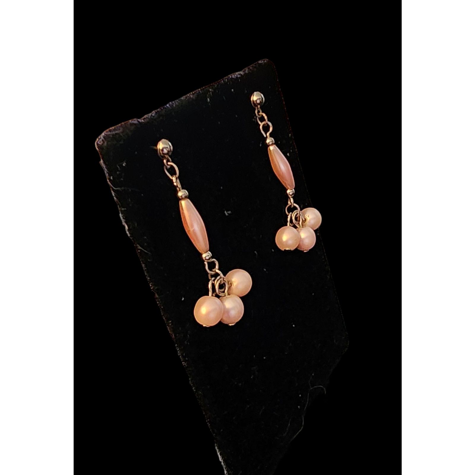 Other Pearlescent pink beaded silvertone post pierced earrings Size ONE SIZE - 4 Thumbnail