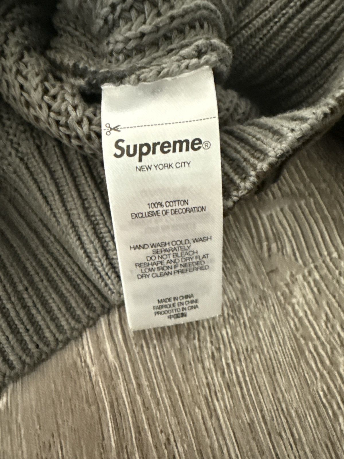 Supreme Supreme Old English Printed Sweater Size US M / EU 48-50 / 2 - 5 Thumbnail