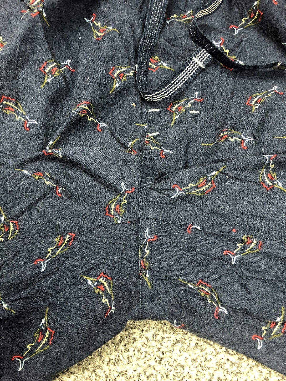 Tommy Bahama × Vintage Tommy Bahama Fullprinted Shortpants Size US 37 - 10 Thumbnail