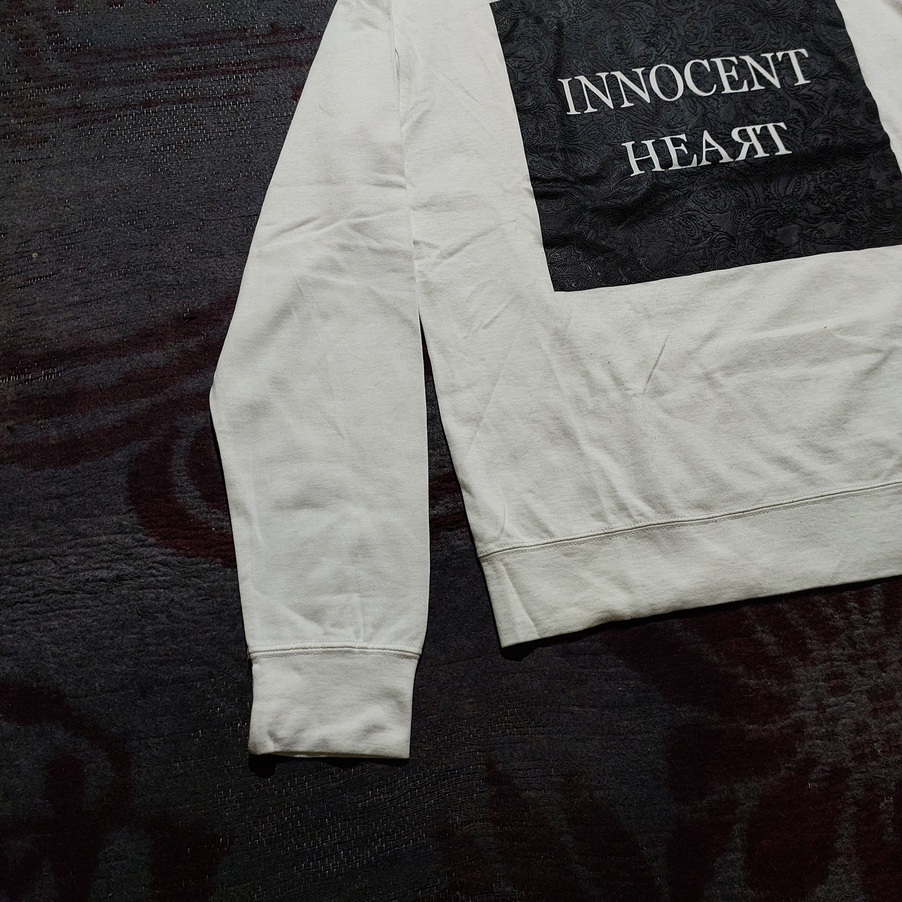 GOSTAR DE FUGA FUGA crewneck "INNOCENT HEART" white sweater Size US L / EU 52-54 / 3 - 4 Thumbnail