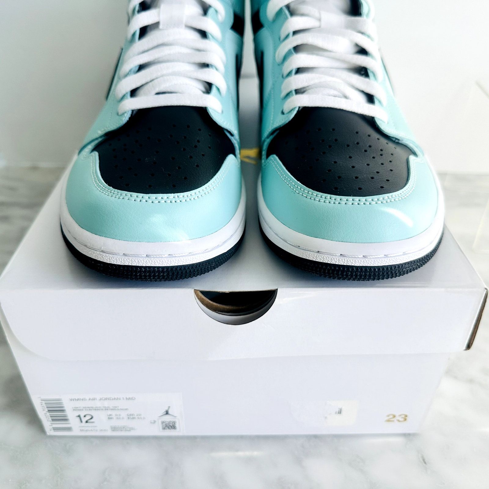 Nike Nike Womens Air Jordan 1 Mid Light Dew/Teal Mint/Noir 12 NEW Size US 12 / IT 42 - 4 Thumbnail