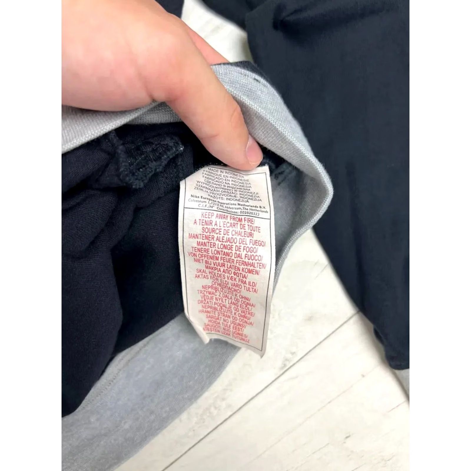 Nike VINTAGE Nike Tracksuit Jacket Pants Set 2XL Black Nike Tracksuit Mens 2XL Black Stripe Swoosh 00s Size 48R - 7 Thumbnail