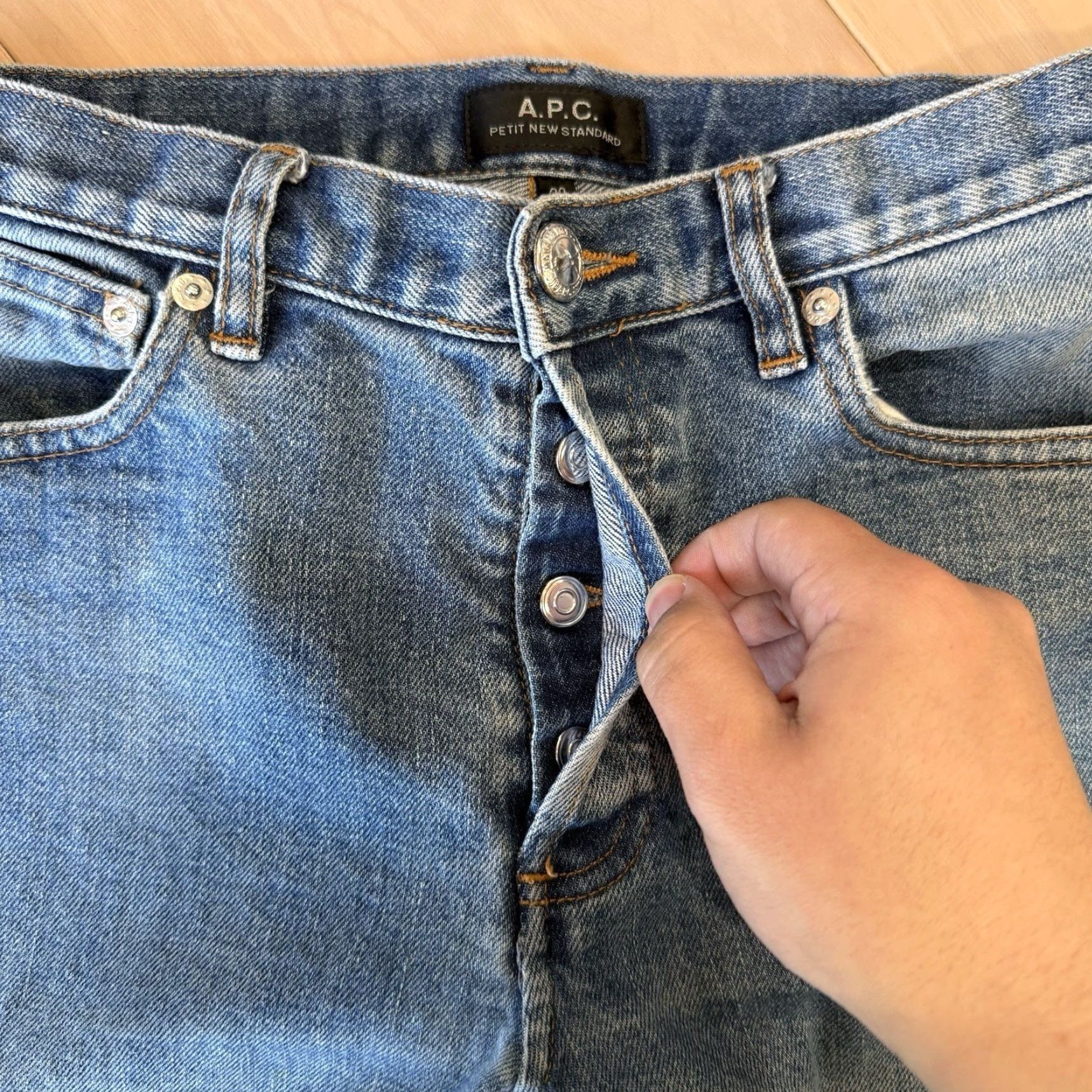 Denime APC Jeans 28 Blue Medium Wash Denim Japan Button Fly Streetwear New York Jeans Mens 28 Regular Straight Denim Western Logo Vintage? Size US 28 / EU 44 - 5 Thumbnail