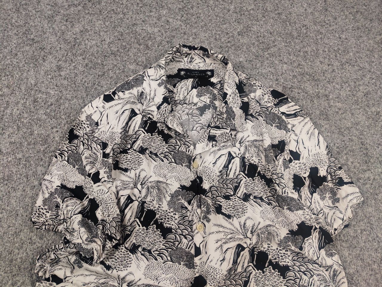 Allsaints Allsaints archive Mauna Japanese Viscose collar Button Shirt Size US S / EU 44-46 / 1 - 4 Thumbnail