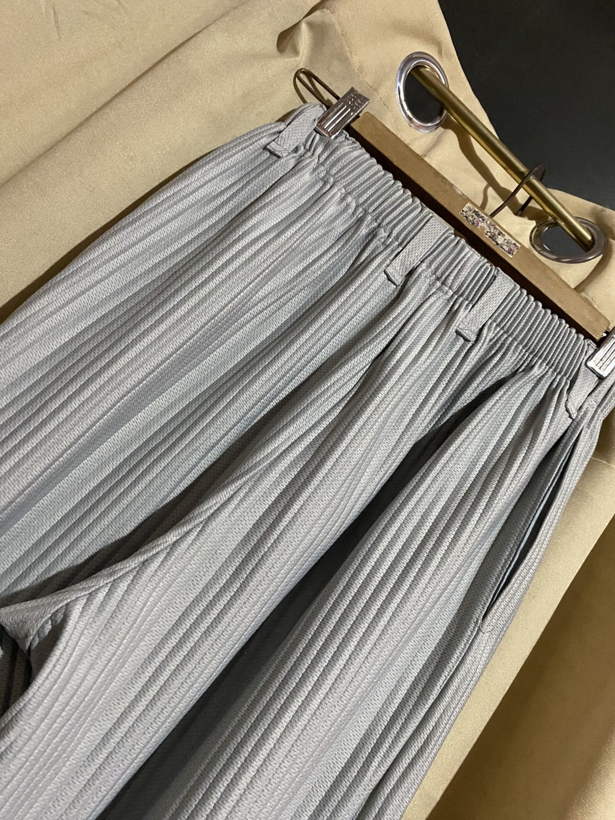 Homme Plisse Issey Miyake Homme Plisse Issey Miyake pleated trouser pants Size US 32 / EU 48 - 4 Thumbnail