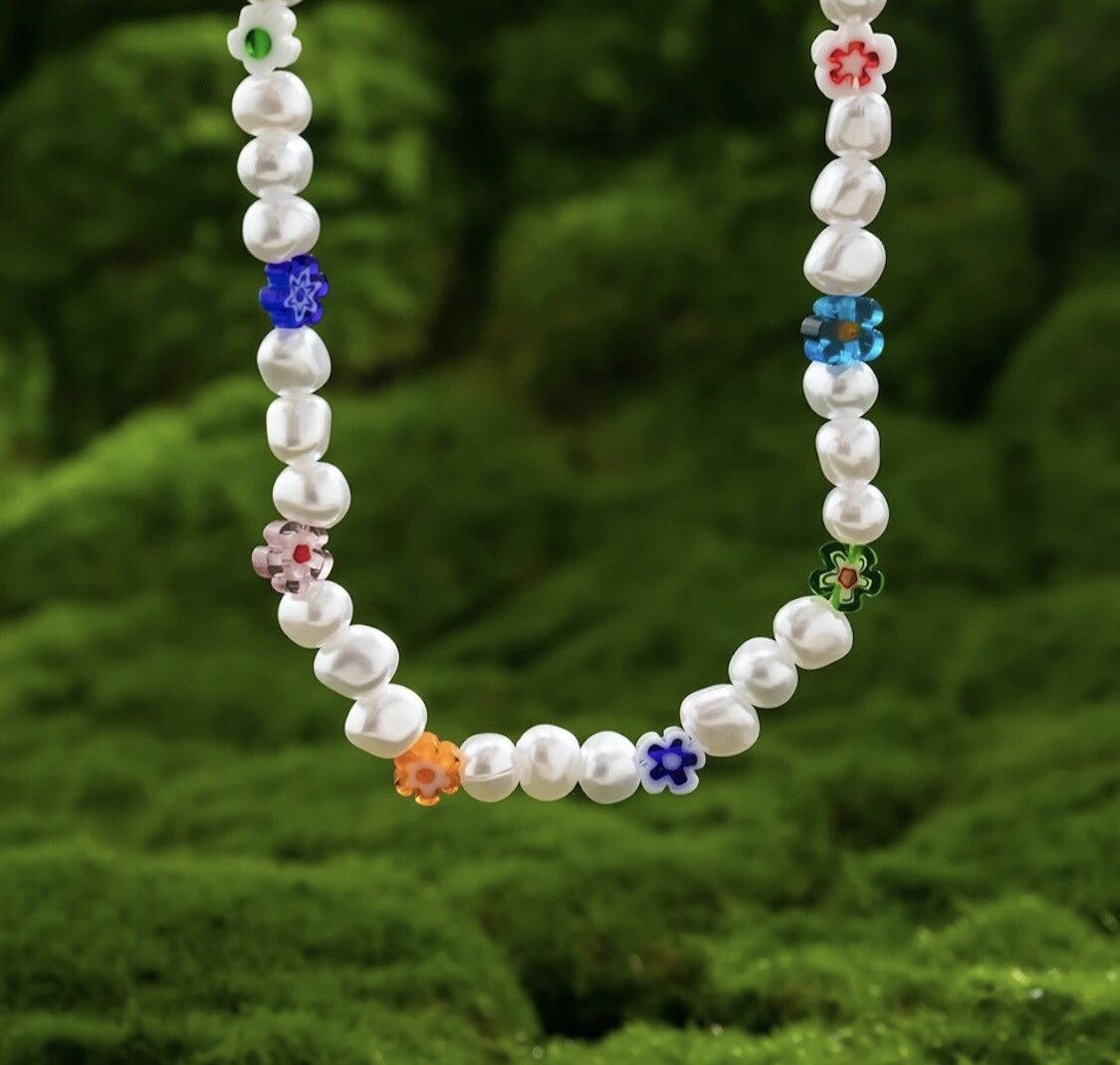 Jewelry Irregular Simulated Pearls Flower Necklace Size ONE SIZE - 2 Thumbnail