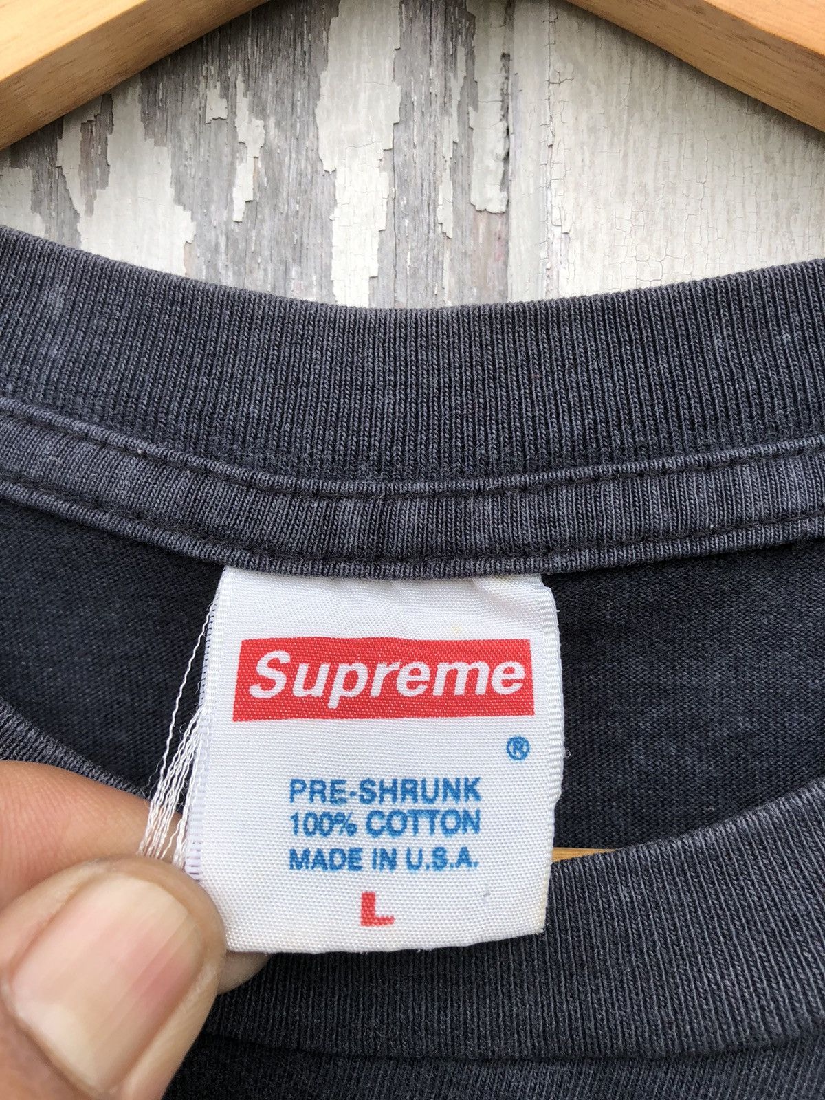 Japanese Brand Vintage Sunfaded Supreme World Famous Supreme Tshirt Size US L / EU 52-54 / 3 - 8 Thumbnail