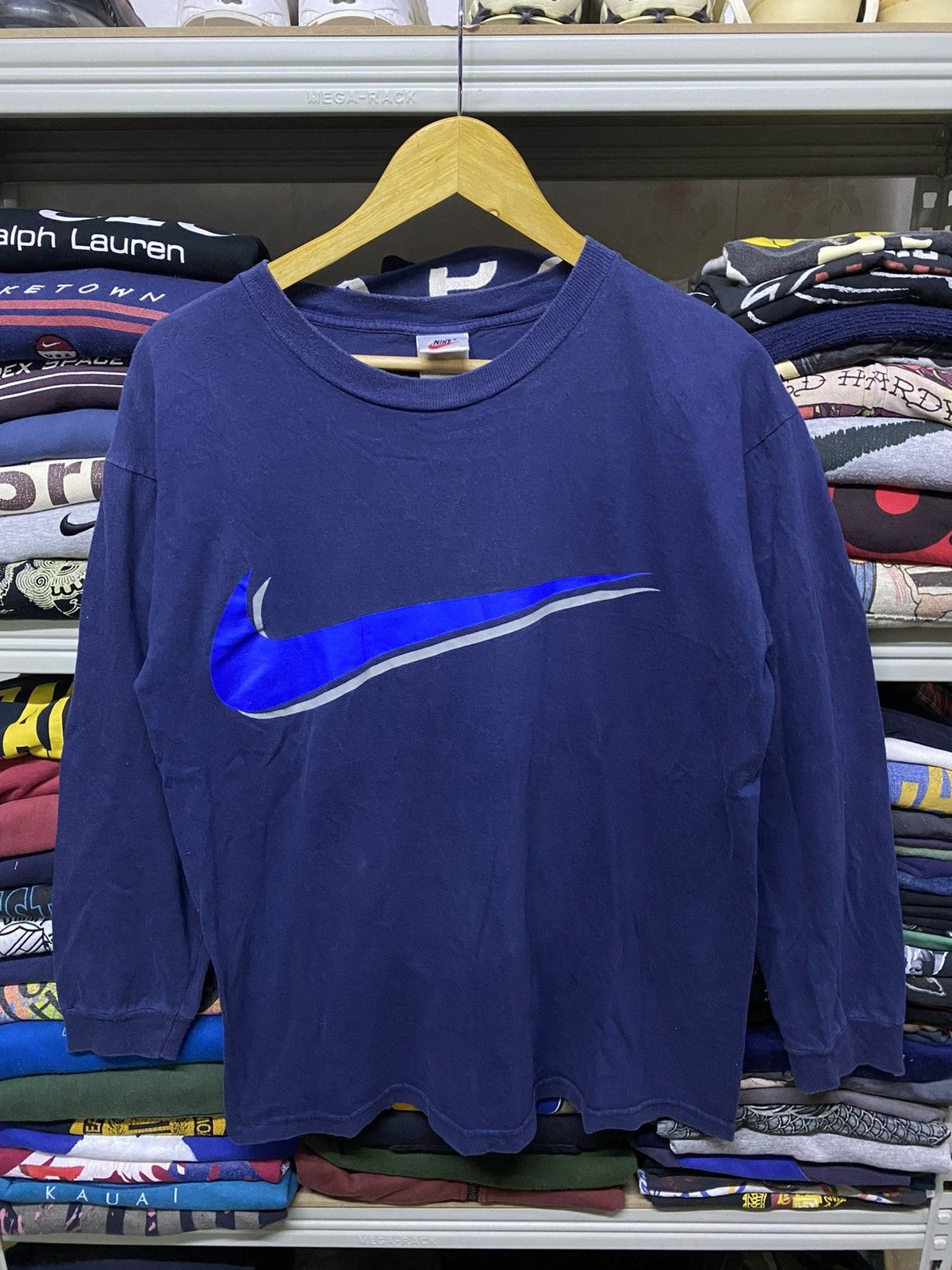 Nike Vintage 90s nike big swoosh in medium size Size US M / EU 48-50 / 2 - 1 Thumbnail