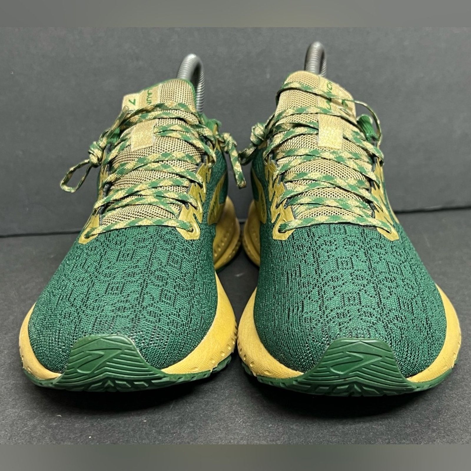 Brooks Brooks Launch 7 Run Lucky Shoes Womens Size 7 St. Patrick Size US 7 / IT 37 - 4 Thumbnail
