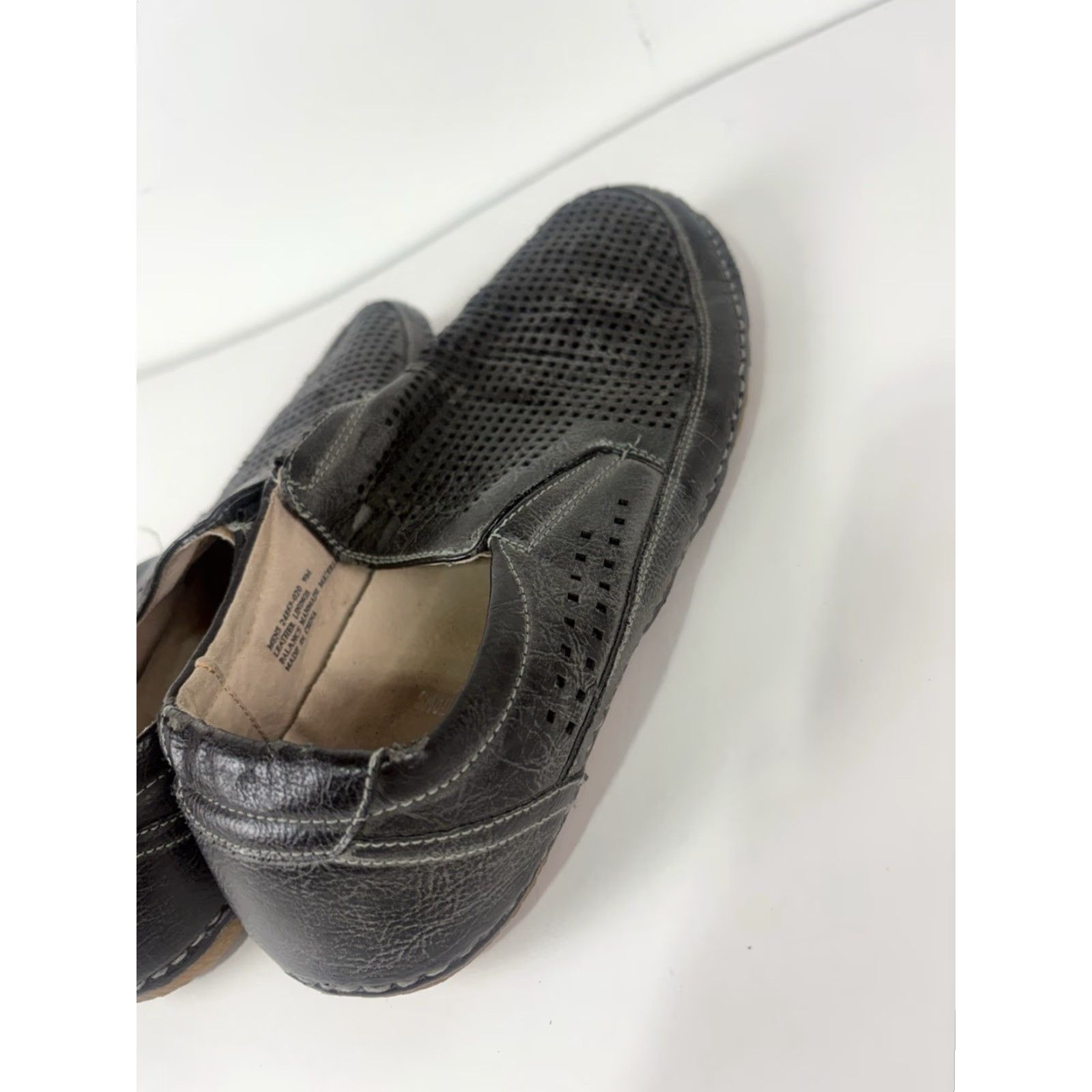 Stacy Adams Stacy Adams Black Leather Aerated Slip On Loafers Men’s Size 9M Size US 9 / EU 42 - 4 Thumbnail
