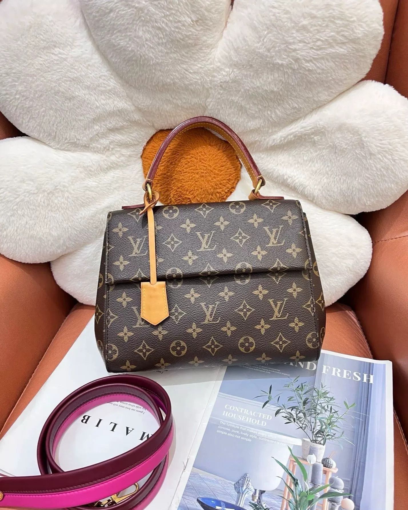 Louis Vuitton Pre-loved Bag Very good condition Size ONE SIZE - 1 Thumbnail