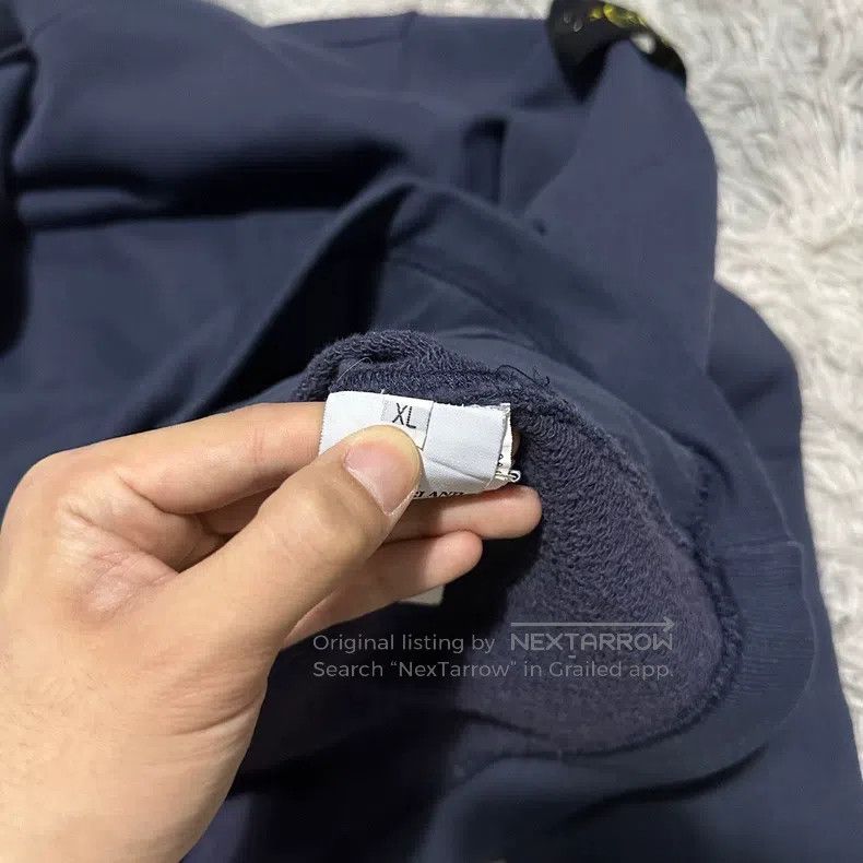 Stone Island Stone Island Round neck sweater pocket dark blue XL code Size US XL / EU 56 / 4 - 5 Thumbnail