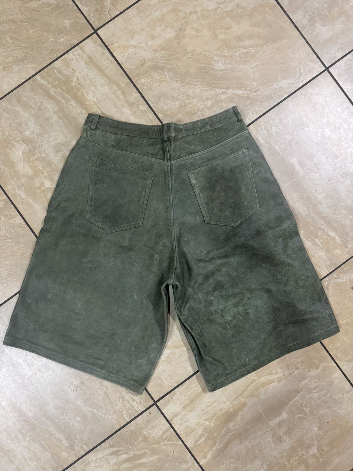 The GV Gallery GV GALLERY LEATHER GREEN SHORTS Size US 34 / EU 50 - 2 Thumbnail