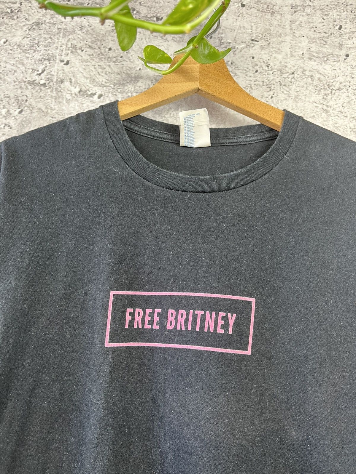 Band Tees × Vintage Free Britney Spears Black Graphic Tee Shirt Box Logo G Size US M / EU 48-50 / 2 - 2 Thumbnail