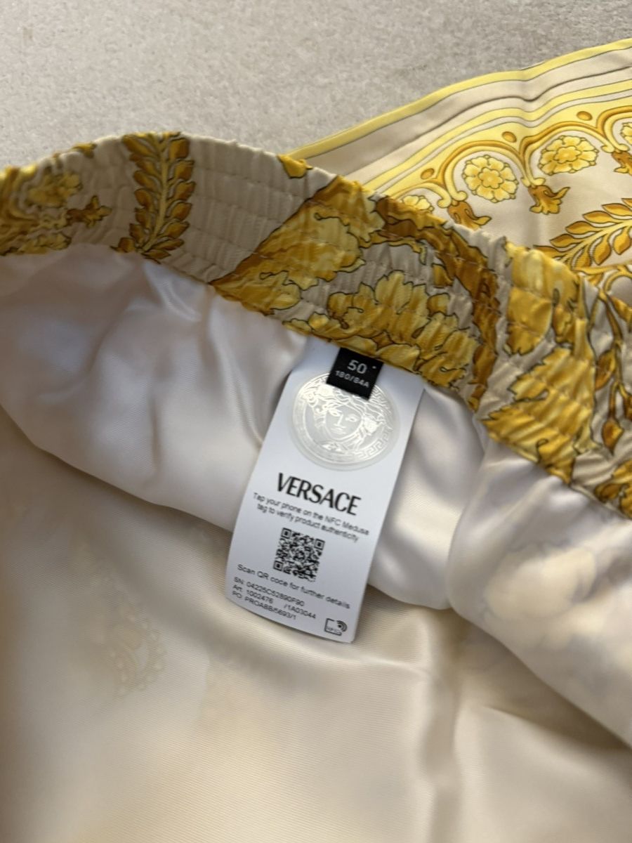 Versace Versace gold print shorts Size US 32 / EU 48 - 6 Thumbnail
