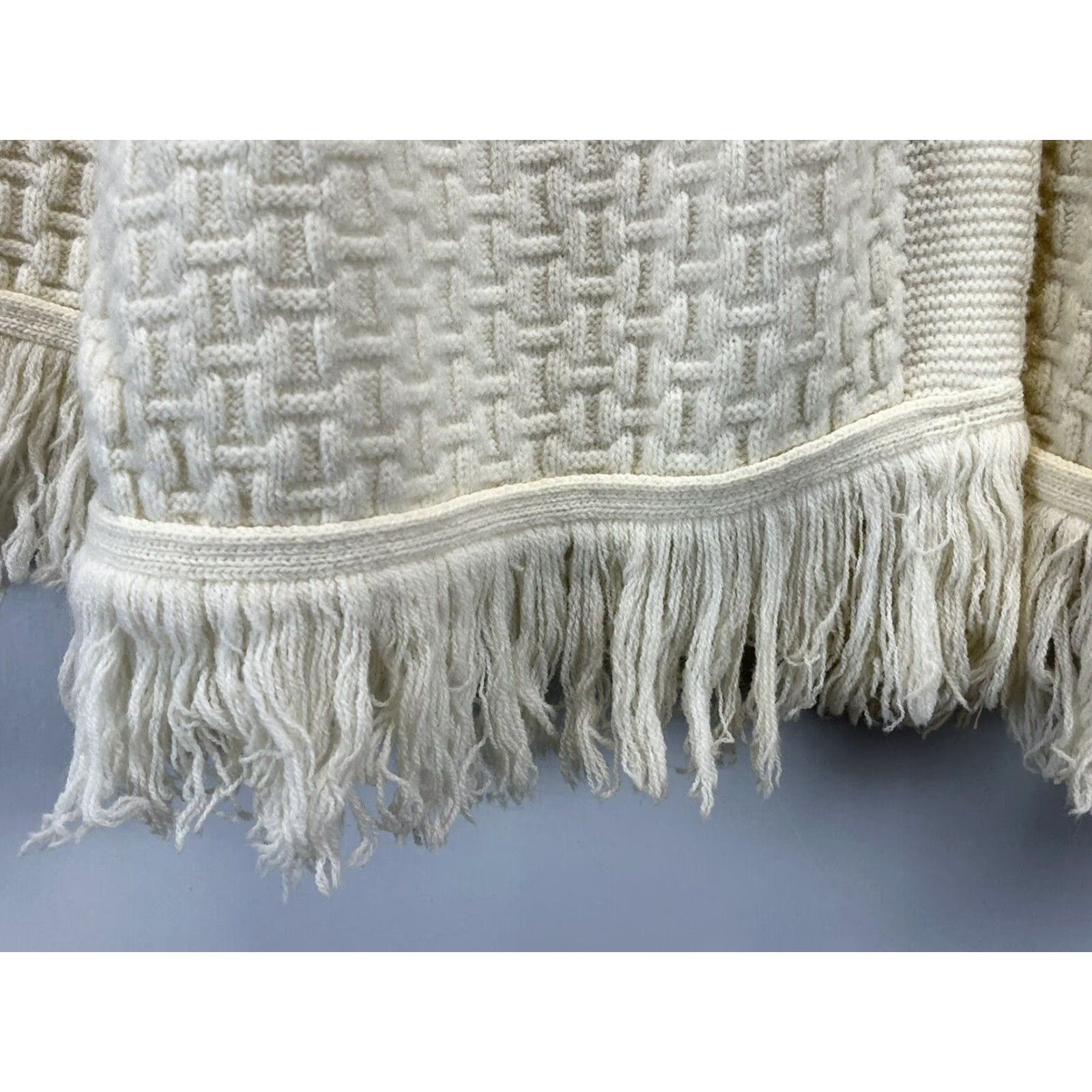Asket VINTAGE Ivory Knit Cape Poncho Sweater One Size Bohemian Womens Basket Weave Fringe Size ONE SIZE - 5 Thumbnail