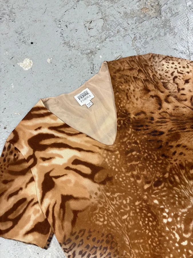 Gianfranco Ferre × Vintage Gianfranco Ferré Animal Print V-Neck T-Shirt Size S / US 4 / IT 40 - 3 Thumbnail