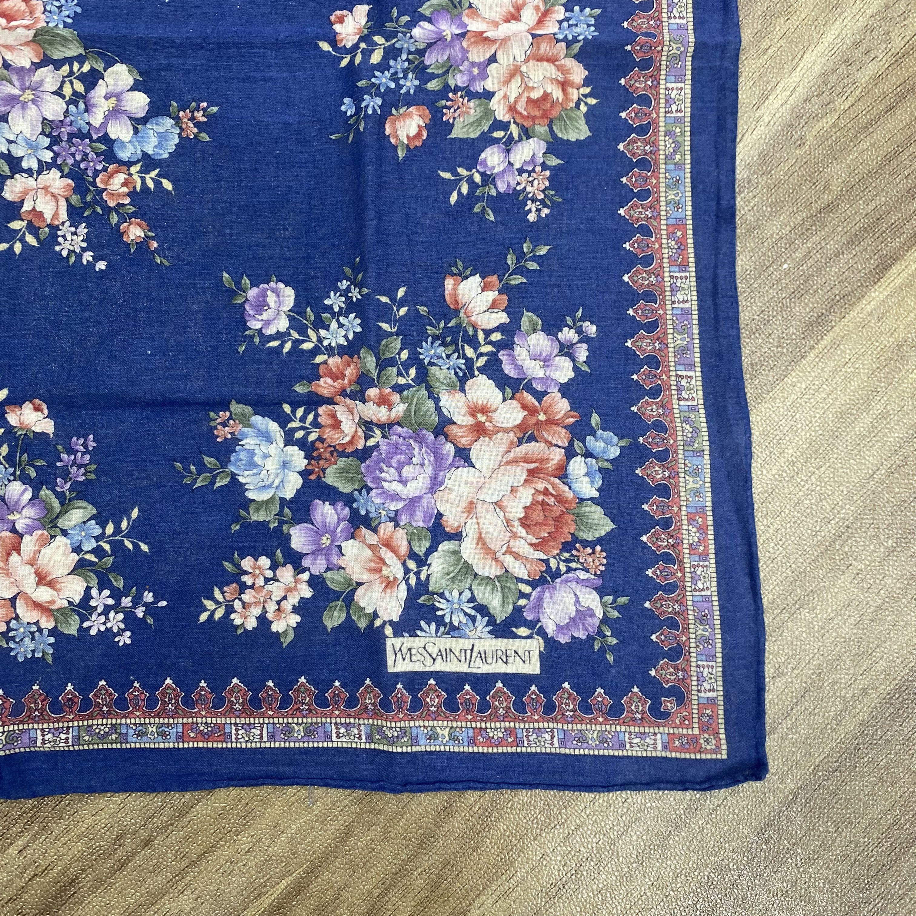 Vintage Vintage Yves Saint Laurent Handkerchief Neckerchief H193P Size ONE SIZE - 3 Thumbnail