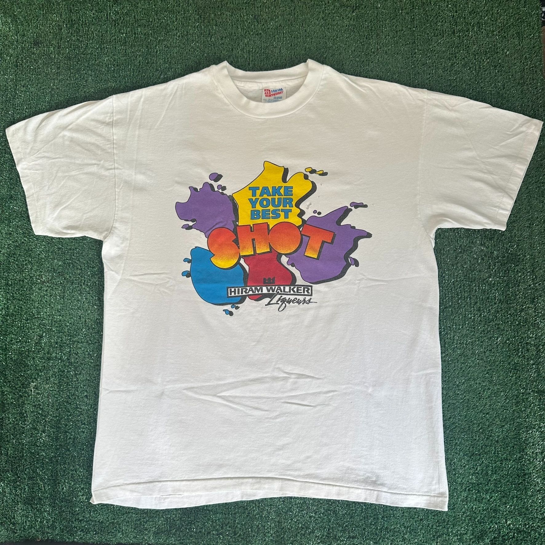 Hanes Vintage 90s Hiram Walker Liqueur T-Shirt Alcohol Liquor Tee Size US L / EU 52-54 / 3 - 1 Thumbnail