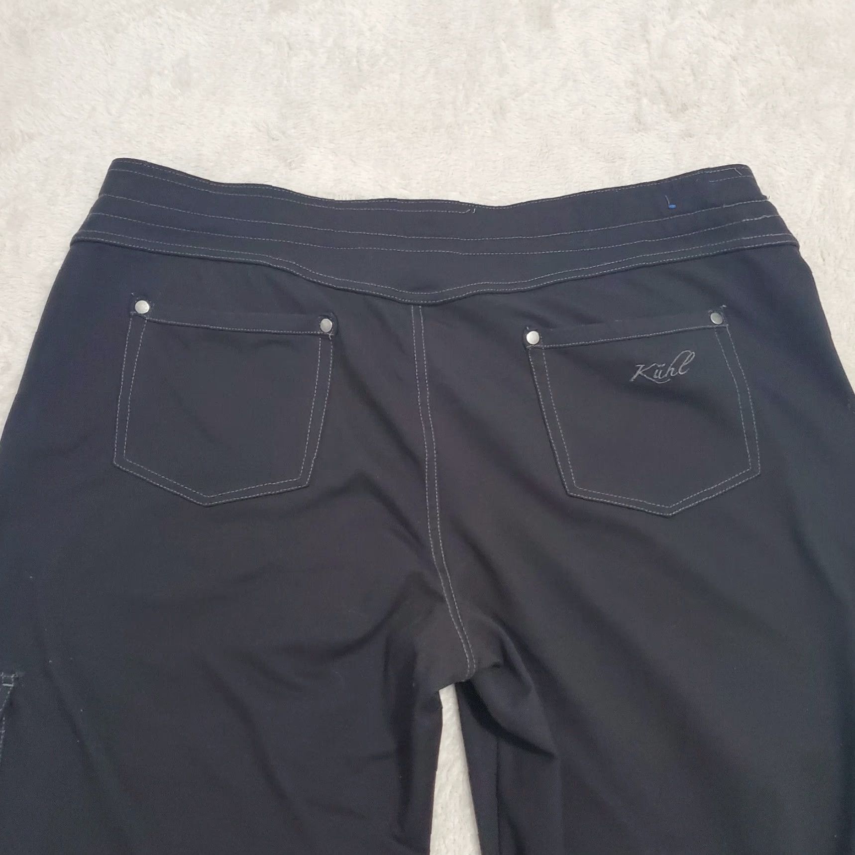 Vintage Kuhl Pants Women 14R Black Nylon Cargo Sweatpants Stretch Pull On Drawstring FLAW Size 36" / US 14 / IT 50 - 6 Thumbnail