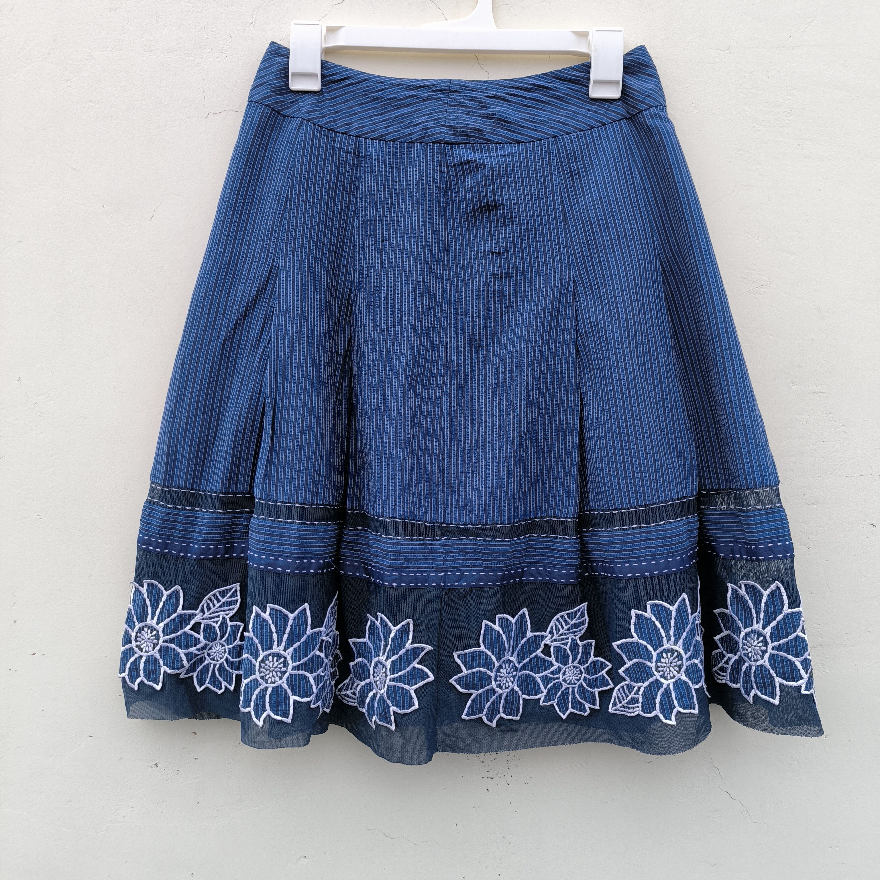 Hiroko Koshino Homme Hiroko koshino floral embroidery and sashiko skirt Size 26" / US 2 / IT 38 - 1 Thumbnail