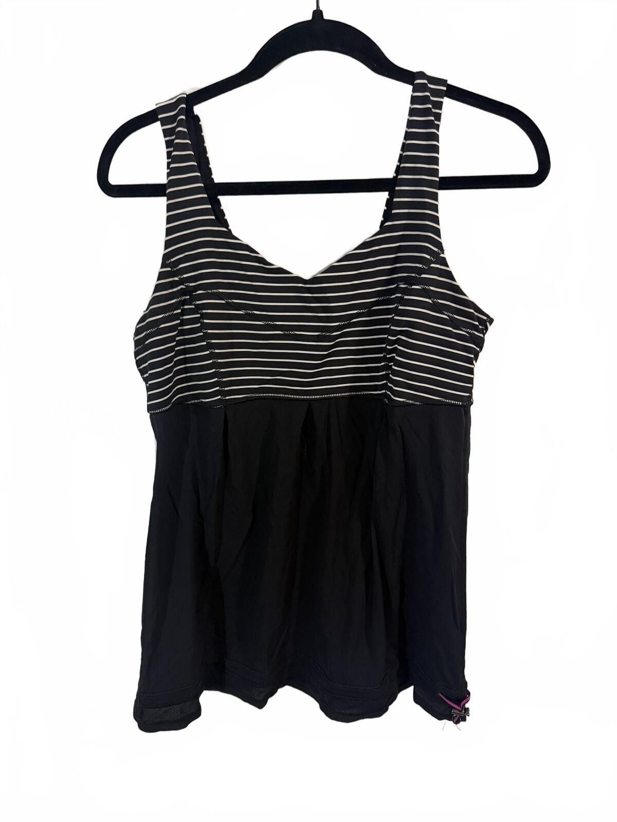 Lululemon Lululemon Black & White Striped Tank Top size 10 Size M / US 6-8 / IT 42-44 - 1 Thumbnail