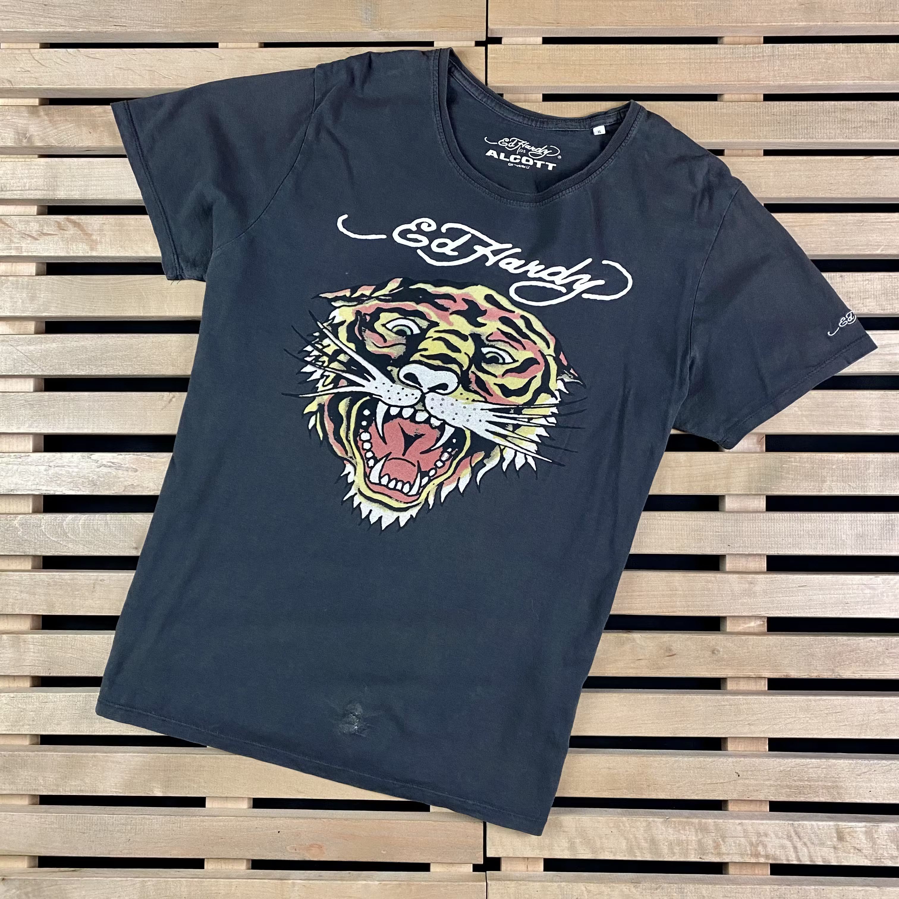 Ed Hardy × Vintage Mens T-Shirt Ed Hardy Vintage Big Logo Size XL Size US XL / EU 56 / 4 - 1 Thumbnail
